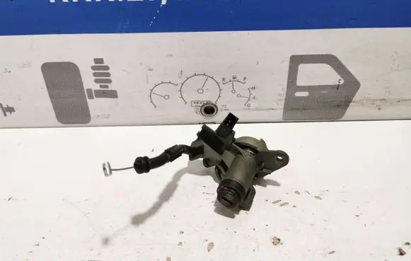 Audi A4 S4 B7 8E 8H Tailgate exterior lock 8E0827573