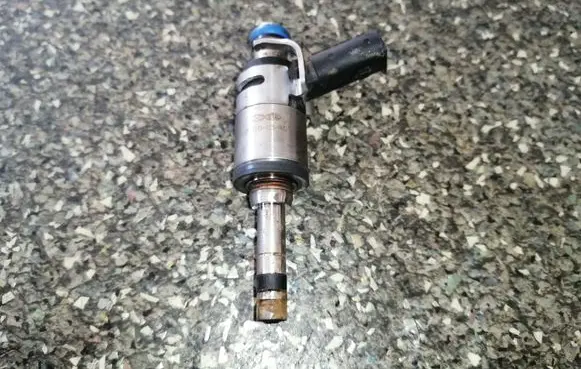 Fuel injectors set