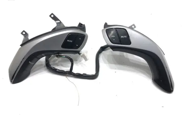 Steering wheel buttons/switches