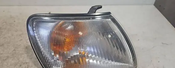 Toyota Carina T190 Front indicator light 6r01952