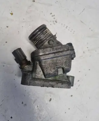 Volvo V70 Thermostat/thermostat housing 30777475