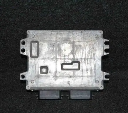 Suzuki Swift I Engine control unit/module 3392072K3 MB1123008282