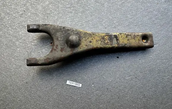Nissan Terrano Clutch release arm fork 3316833G00