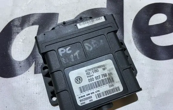 Volkswagen Touareg I Gearbox control unit/module 09D927750
