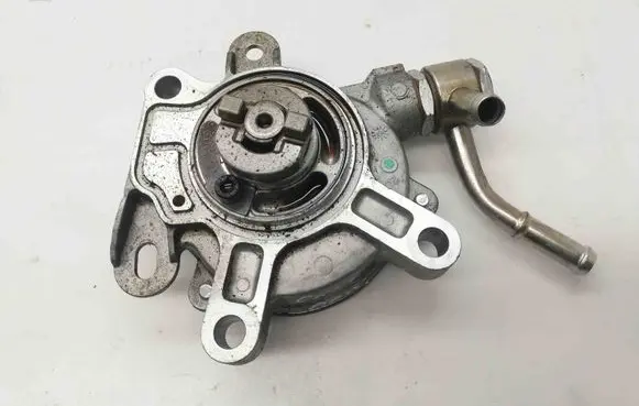 Mazda CX-5 Vacuum pump PE0718G00A