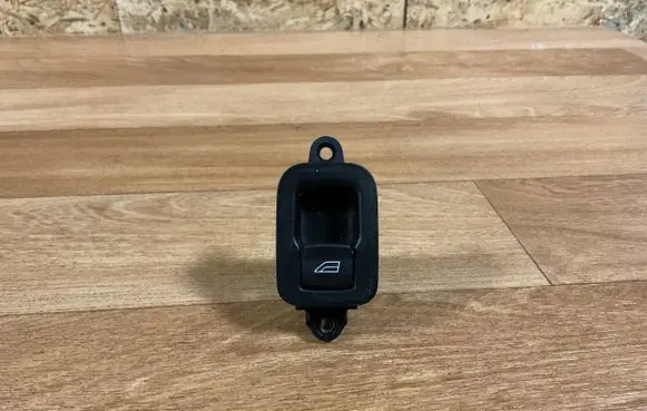 Volvo V50 Electric window control switch 65884