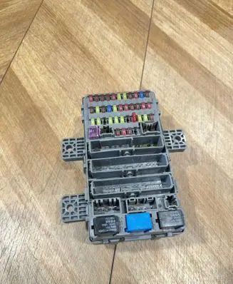Honda Civic Fuse module 37832LN 2LN0Z58K 070705