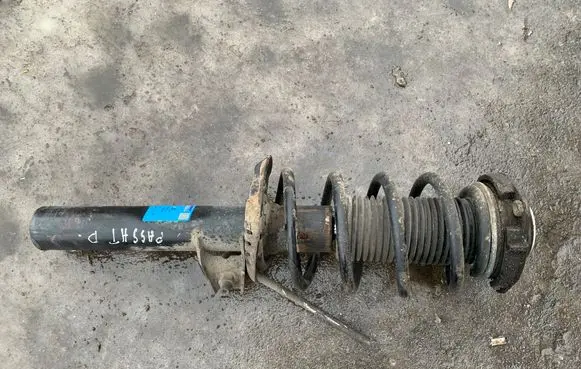 Volkswagen PASSAT B6 Front shock absorber/damper 313472 824904005795