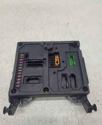 Volkswagen Sharan Fuse module S108151001