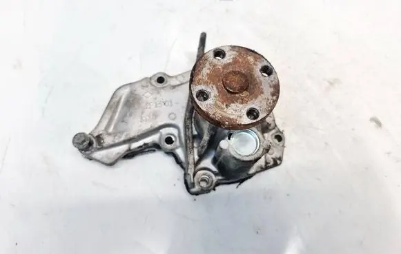 Ford Focus Water pump 2F13301