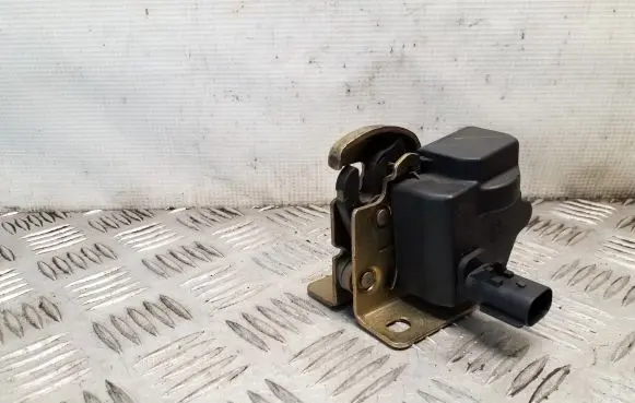 Jeep Grand Cherokee (WJ) Tailgate window lock/catch/latch 