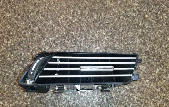 Mercedes-Benz E W212 Dashboard side air vent grill/cover trim