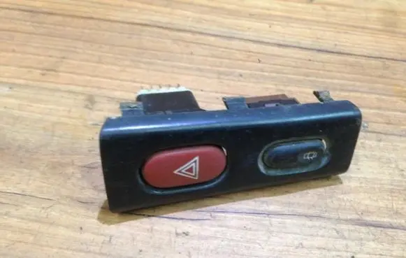 Renault Laguna I Hazard light switch