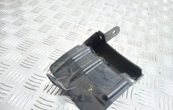 Mitsubishi Outlander Radiator trim 6400A480