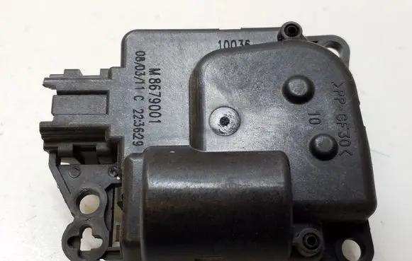 Dodge Grand Caravan Air flap motor/actuator M8679001