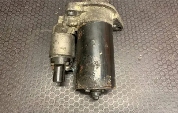 Volkswagen Touran I Starter motor 1005831311