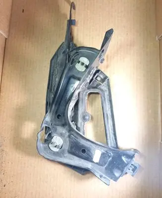 Skoda Octavia Mk2 (1Z) Headlight/headlamp mounting bracket 1Z0941340