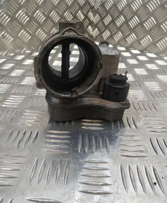 Volkswagen PASSAT B6 Throttle valve 03G128063B