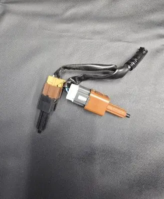 Infiniti FX Brake pedal sensor switch PA66GF30 1325K NILES1