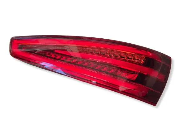 Audi Q3 8U Tailgate rear/tail lights 8U0945094A AU31672R 21290201