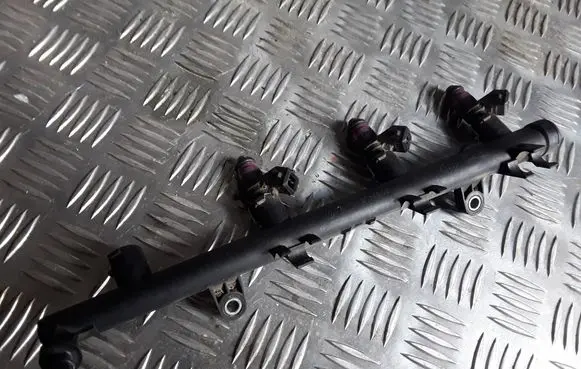 Renault Scenic I Fuel main line pipe 8200135504 H132259