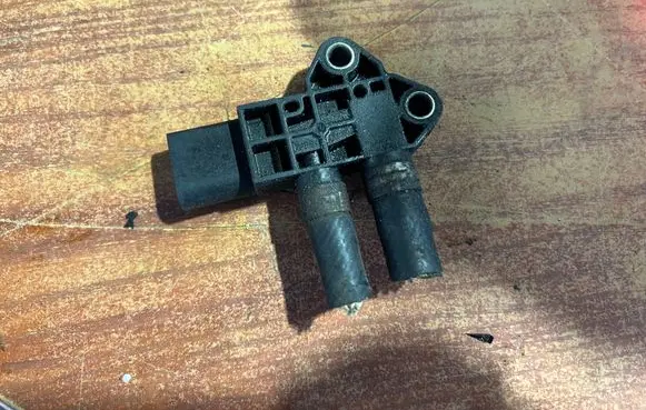 Subaru Outback Exhaust gas pressure sensor 22627AA500 41MPP1 90668739