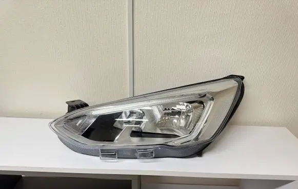 Ford Focus Headlight/headlamp JX7B13W030AE