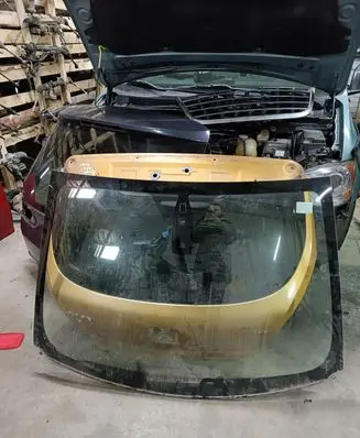 Lancia Delta Front windscreen/windshield window 43RR00340