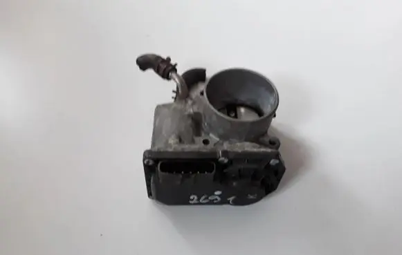 Toyota Avensis T250 Throttle valve 220300D011