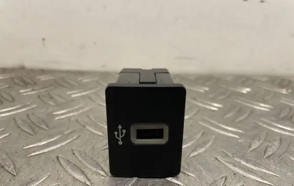 Ford Fusion II USB socket connector HS7T14F014AC
