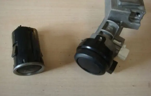 Mazda 3 II Engine start stop button switch