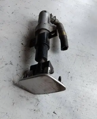 Volkswagen PASSAT B6 Headlight washer spray nozzle 3C0955104A 160107 1307030328
