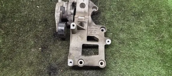 Volkswagen Golf VII Generator/alternator bracket 06F903143E