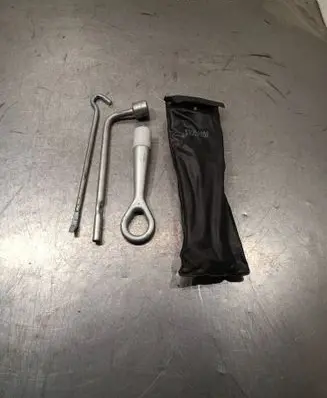 Mitsubishi Outlander Tool set 9200A006