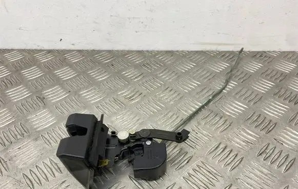 Hyundai Santa Fe Tailgate/trunk/boot lock/catch/latch 812302B000