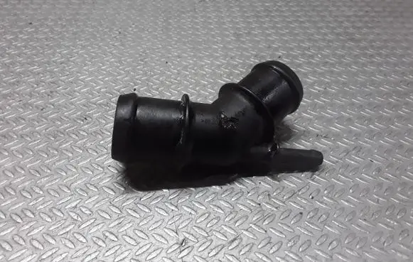 Volkswagen Golf IV Engine coolant pipe/hose