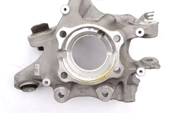 BMW 7 G11 G12 Stub axle 6865662