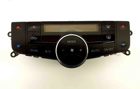 Nissan Pulsar Interior fan control switch 275003ZP0A