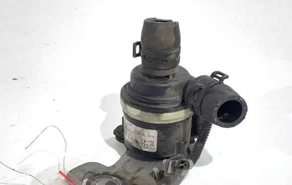 Opel Astra J Oil filter mounting bracket 13346941
