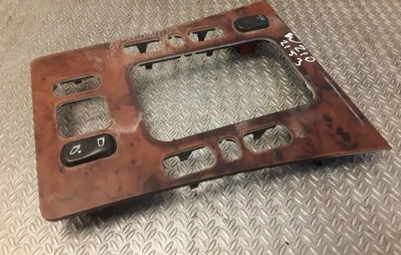 Mercedes-Benz E W210 Other center console (tunnel) element 2106808639 A2106808639