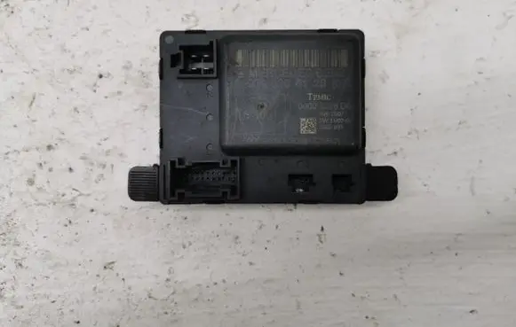 Mercedes-Benz Sprinter W906 Door central lock control unit/module A9068204126
