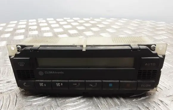 Volkswagen PASSAT B5 Climate control unit 5HB007617