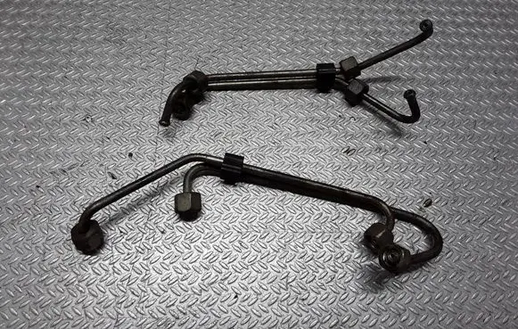Volkswagen Golf IV Fuel injector supply line/pipe 