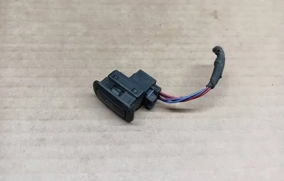 Volkswagen Golf VII Alarm switch 5G0962109