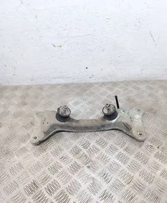 BMW 1 E81 E87 Engine mounting bracket 68572910 6778033