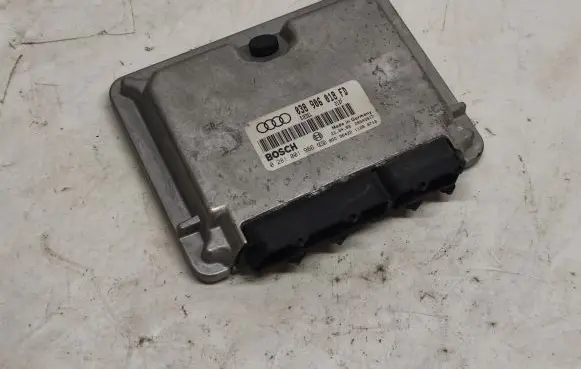 Audi A4 S4 B5 8D Engine control unit/module 038906018FD 28SA3917 0281001966
