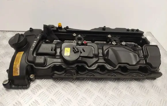 BMW 5 F10 F11 Rocker cam cover 7570292 1112