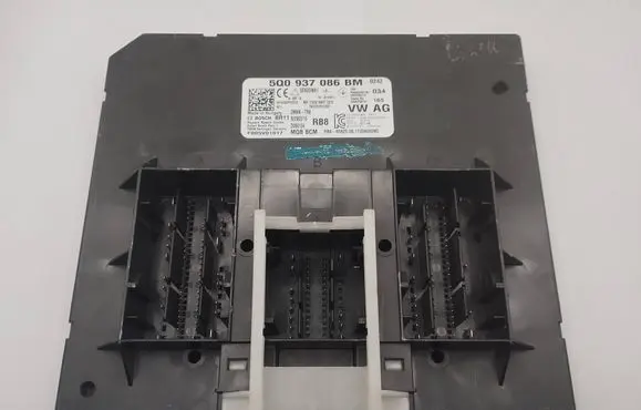 Skoda Octavia Mk3 (5E) Central body control module 5Q0937086BM F005V01917