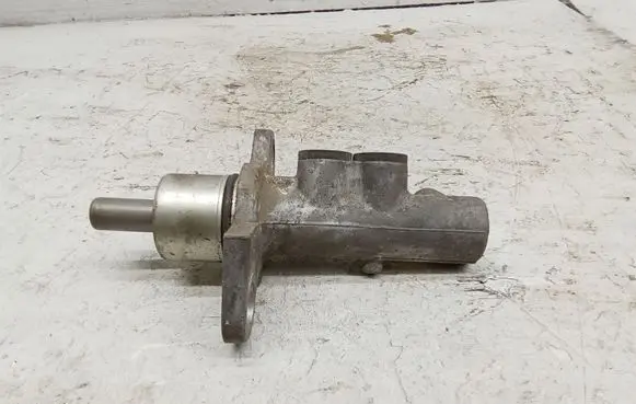 Audi A6 S6 C5 4B Master brake cylinder