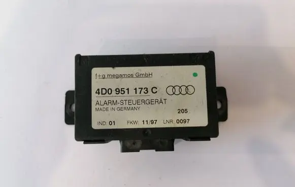 Audi A8 S8 D2 4D Alarm control unit/module 4D0951173C